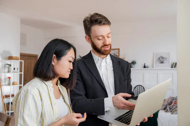 LinkedIn Sales Navigator and Houzz Pro Outreach